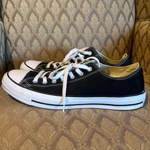 Converse Black Low Top Chuck Taylor All Star Classic - Men's Size 12